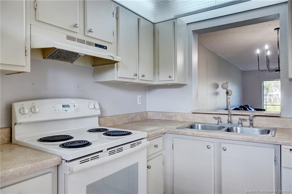 3051 SE Aster Lane 404