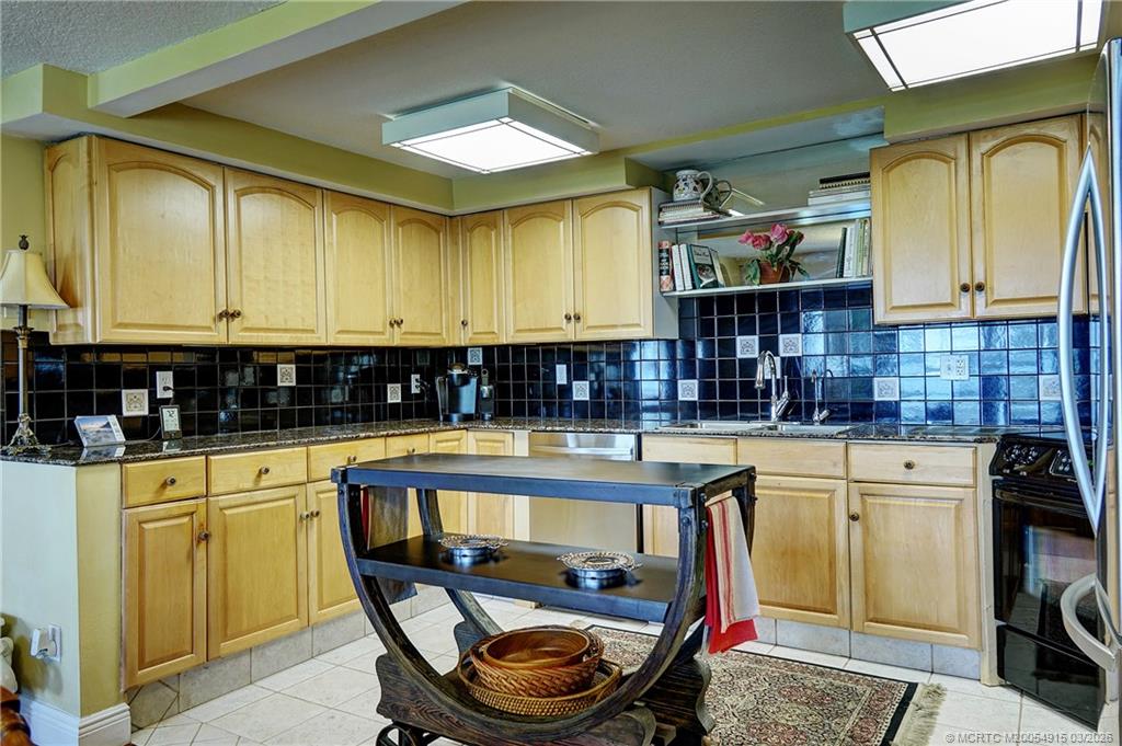 10205 S Indian River Drive