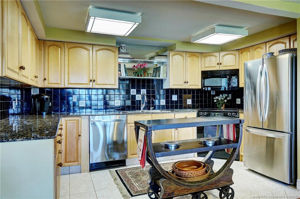 10205 S Indian River Drive