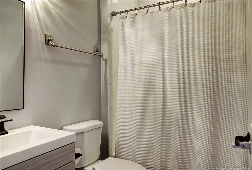 18421 Lake Bend Drive