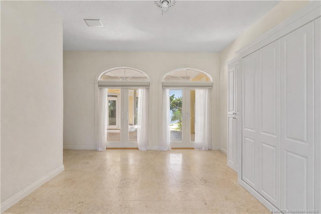 68 S Sewalls Point Road