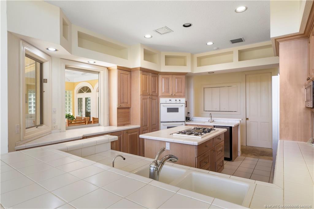 68 S Sewalls Point Road