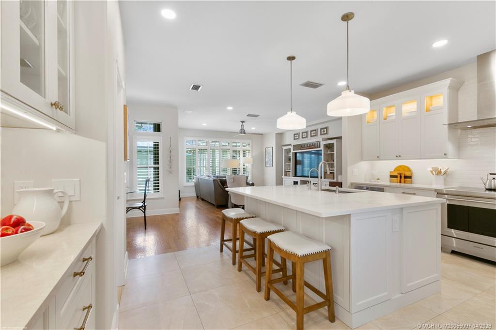 5661 SW Orchid Bay Drive