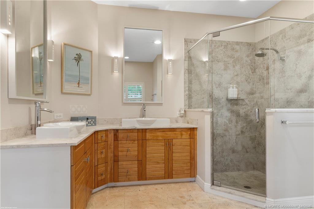 5661 SW Orchid Bay Drive