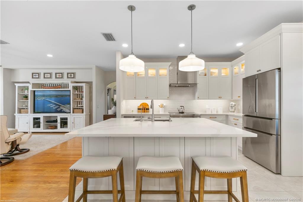 5661 SW Orchid Bay Drive