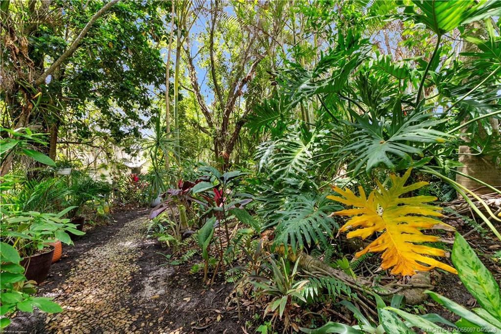 5661 SW Orchid Bay Drive