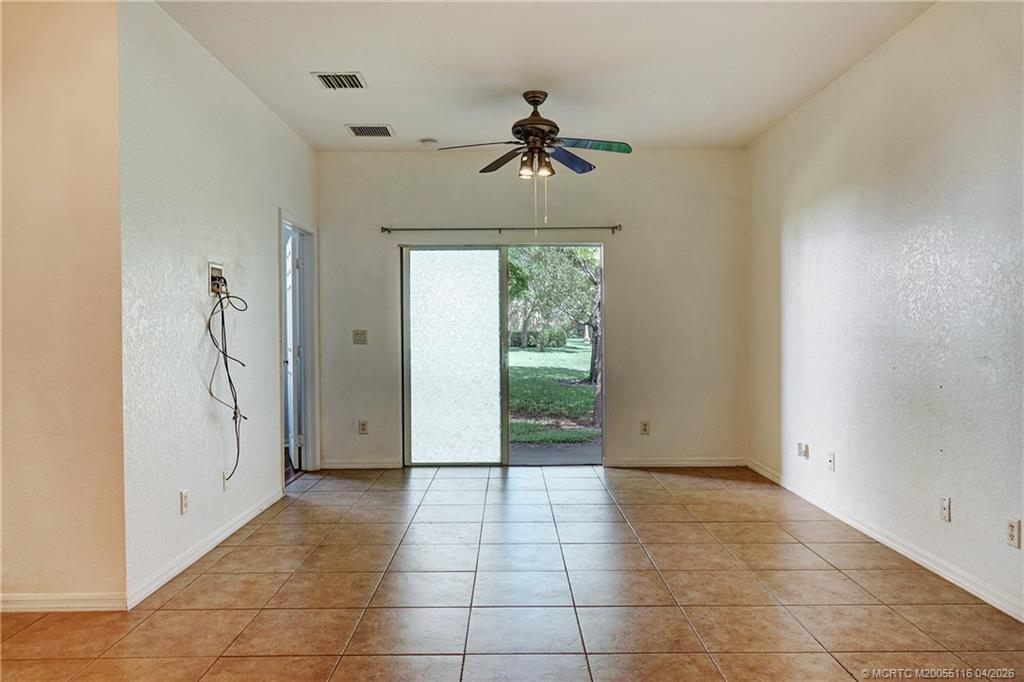 3041 SE Lexington Lakes Drive 104