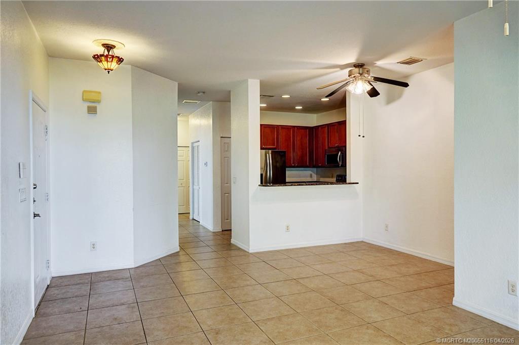 3041 SE Lexington Lakes Drive 104