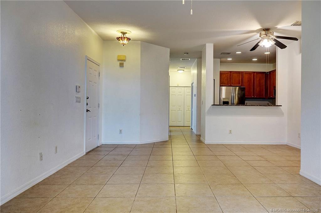 3041 SE Lexington Lakes Drive 104
