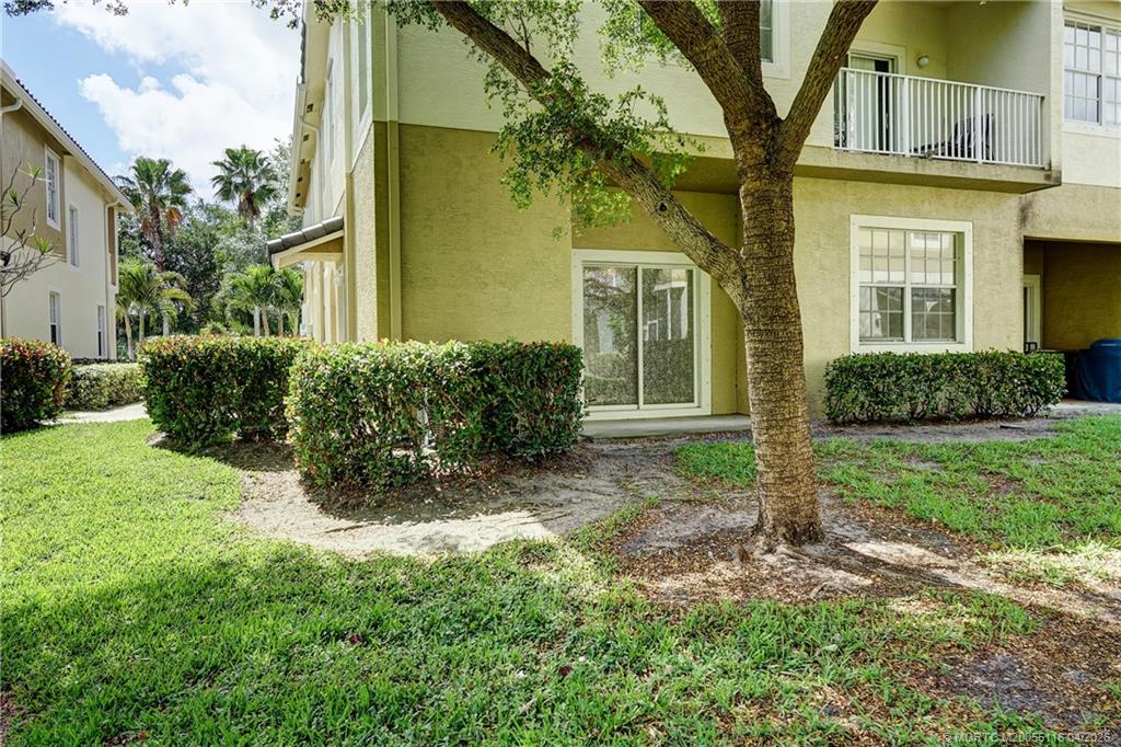 3041 SE Lexington Lakes Drive 104