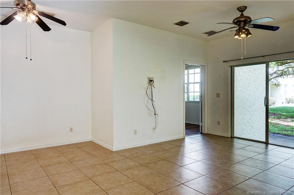 3041 SE Lexington Lakes Drive 104