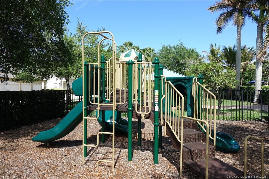 3041 SE Lexington Lakes Drive 104