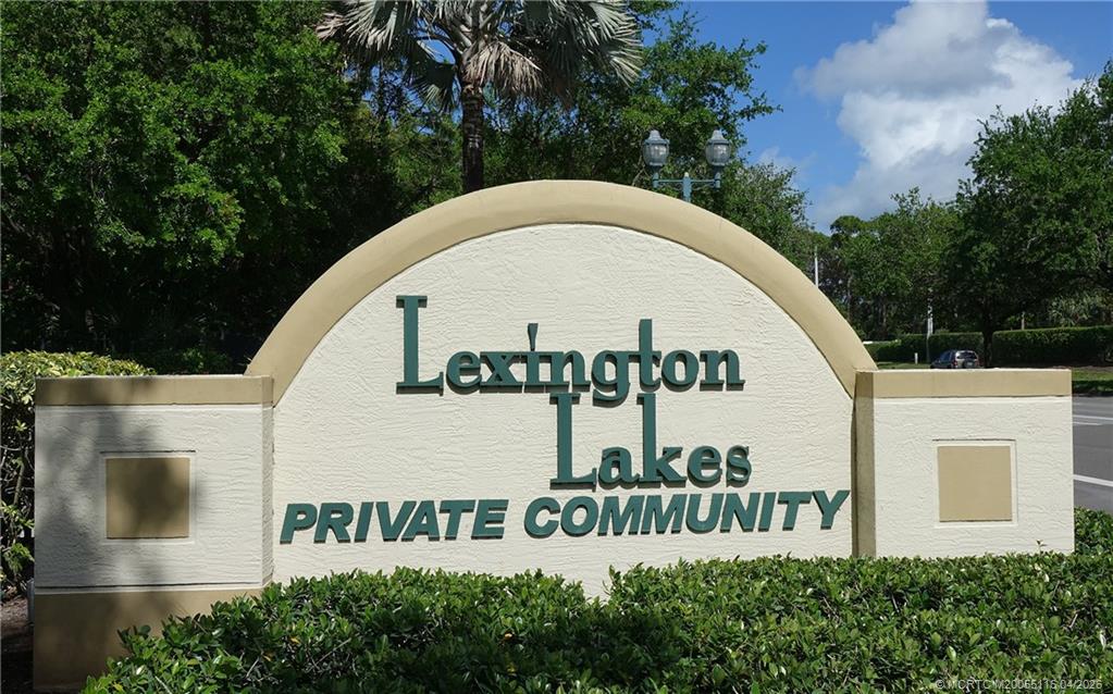 3041 SE Lexington Lakes Drive 104