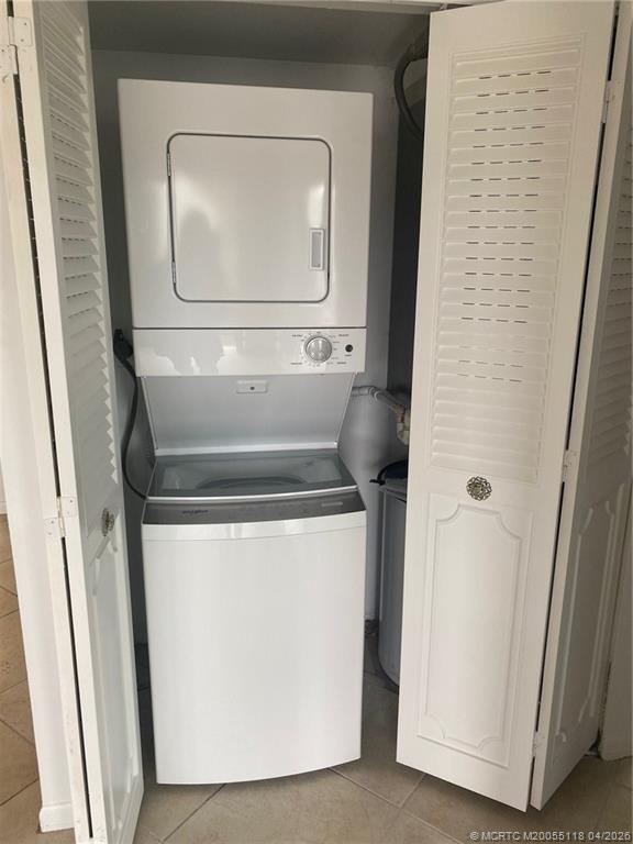 2118 SE Edler Drive B