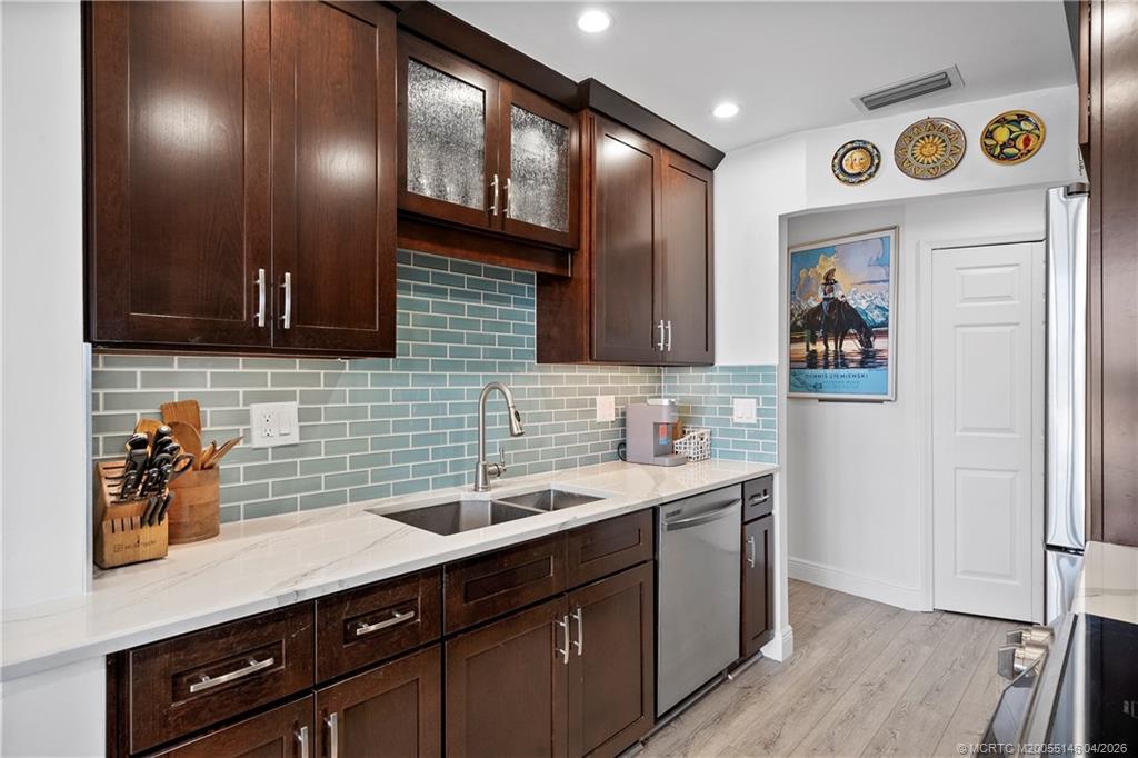 150 SE Four Winds Drive B401