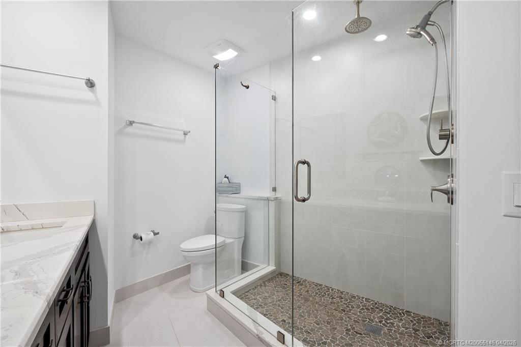 150 SE Four Winds Drive B401