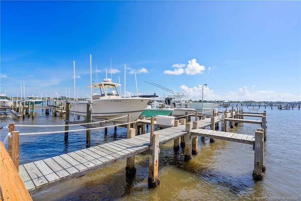 150 SE Four Winds Drive B401