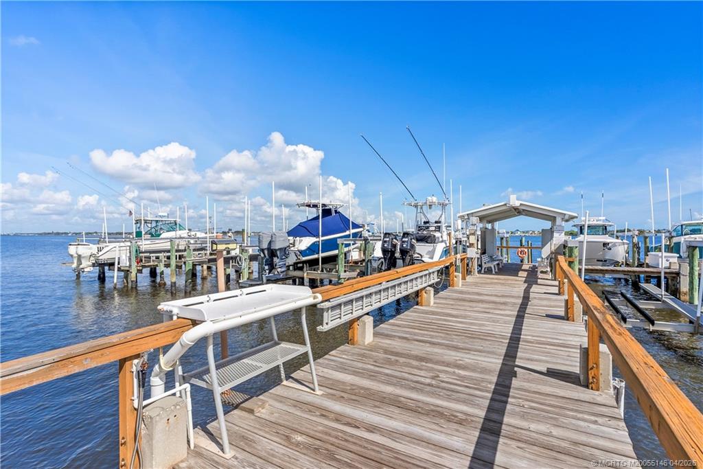 150 SE Four Winds Drive B401