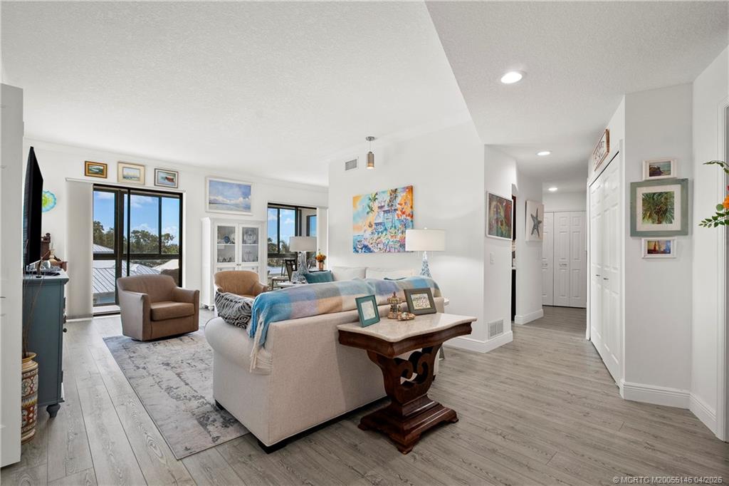 150 SE Four Winds Drive B401