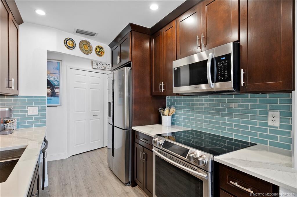 150 SE Four Winds Drive B401