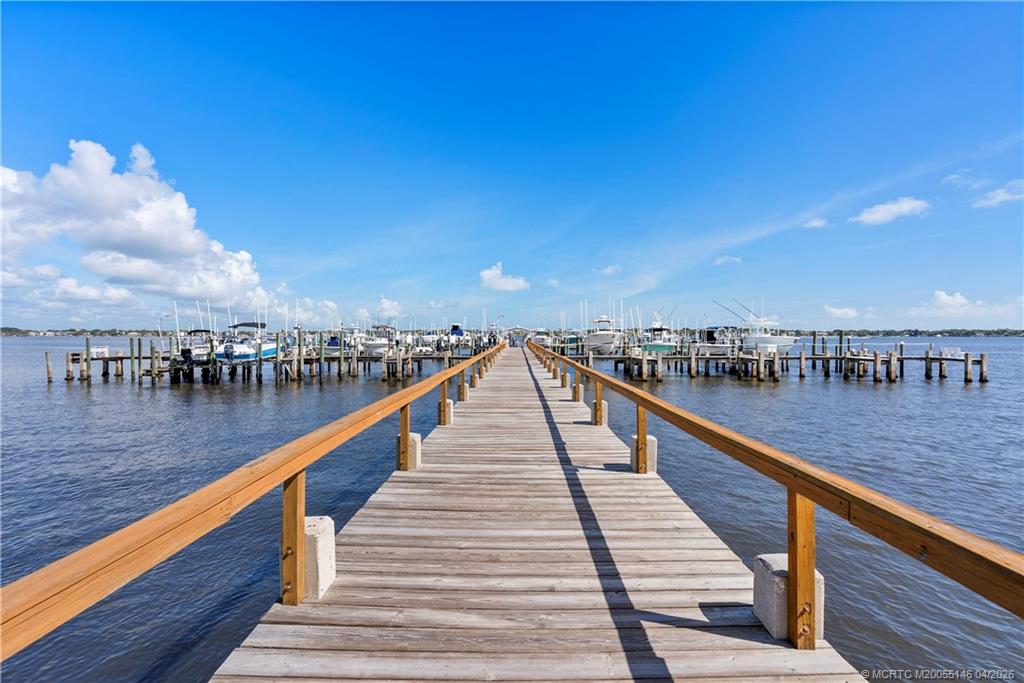 150 SE Four Winds Drive B401