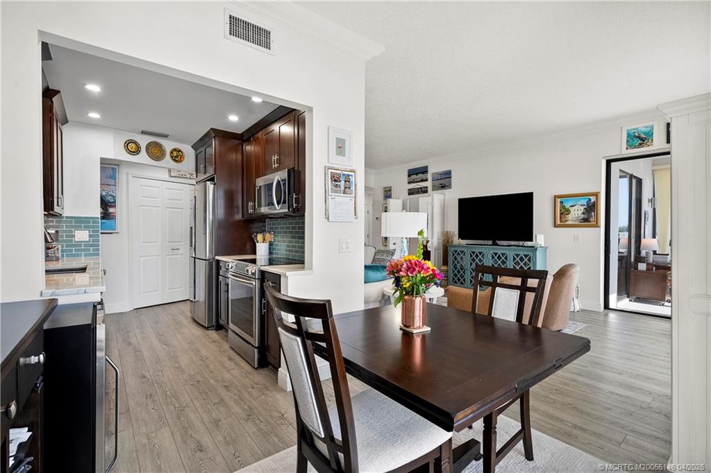 150 SE Four Winds Drive B401