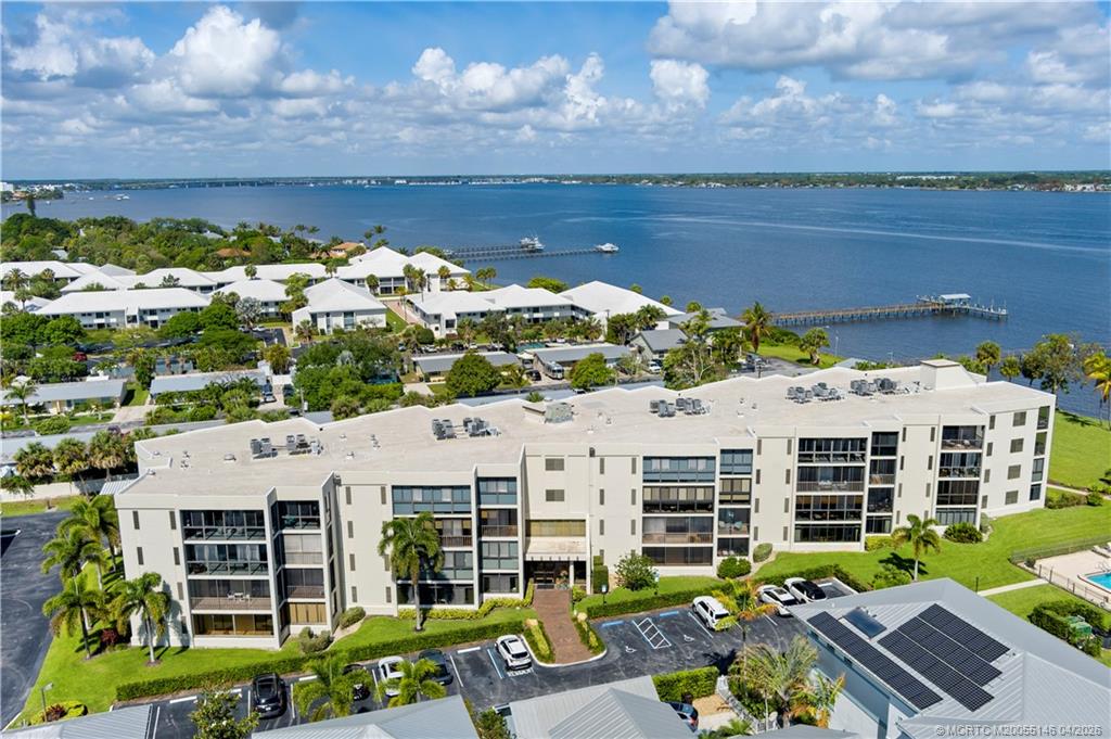 150 SE Four Winds Drive B401