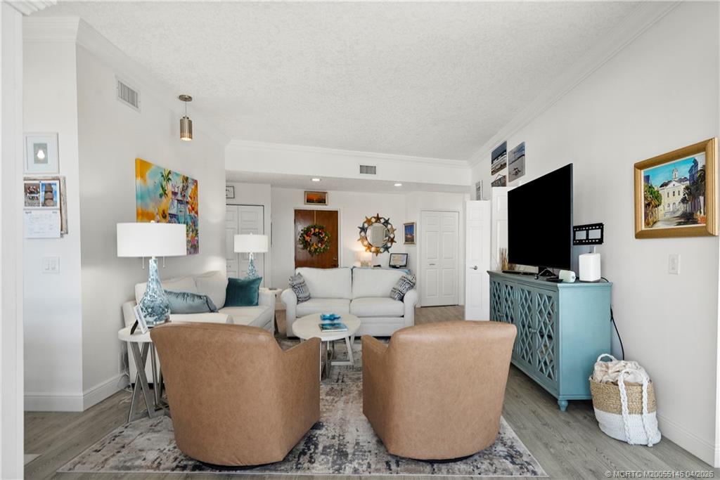 150 SE Four Winds Drive B401