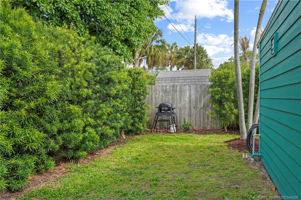 1114 NE Orange Avenue