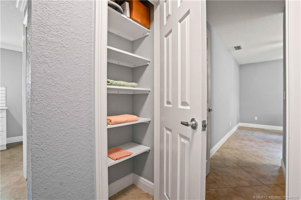 1114 NE Orange Avenue