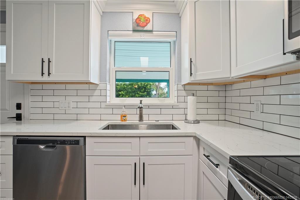 1114 NE Orange Avenue