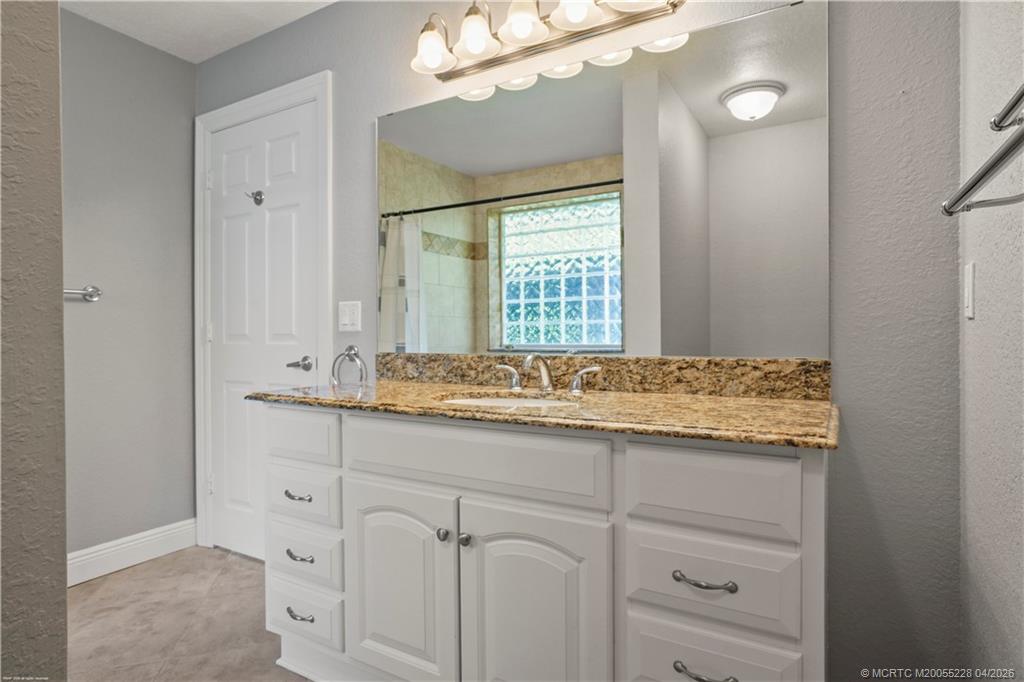 1114 NE Orange Avenue