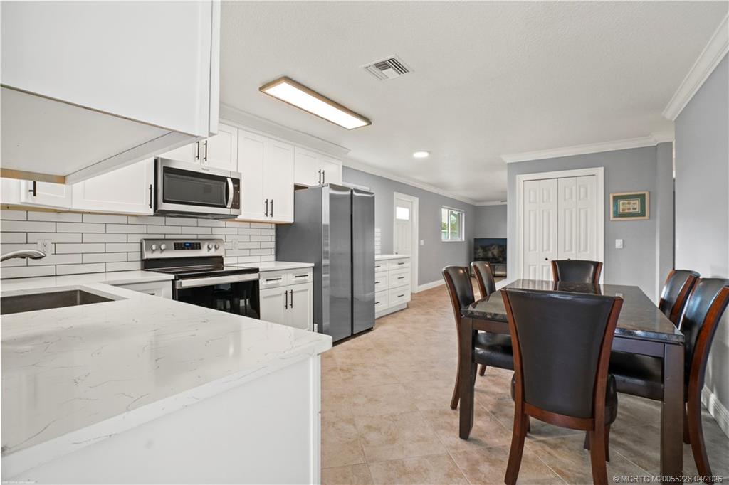 1114 NE Orange Avenue