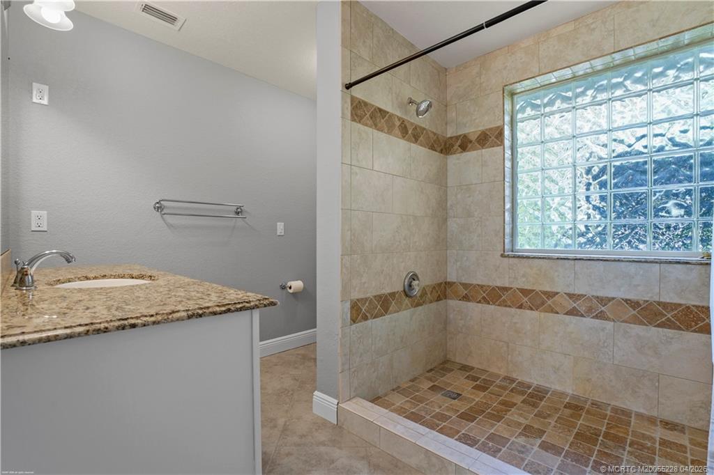 1114 NE Orange Avenue