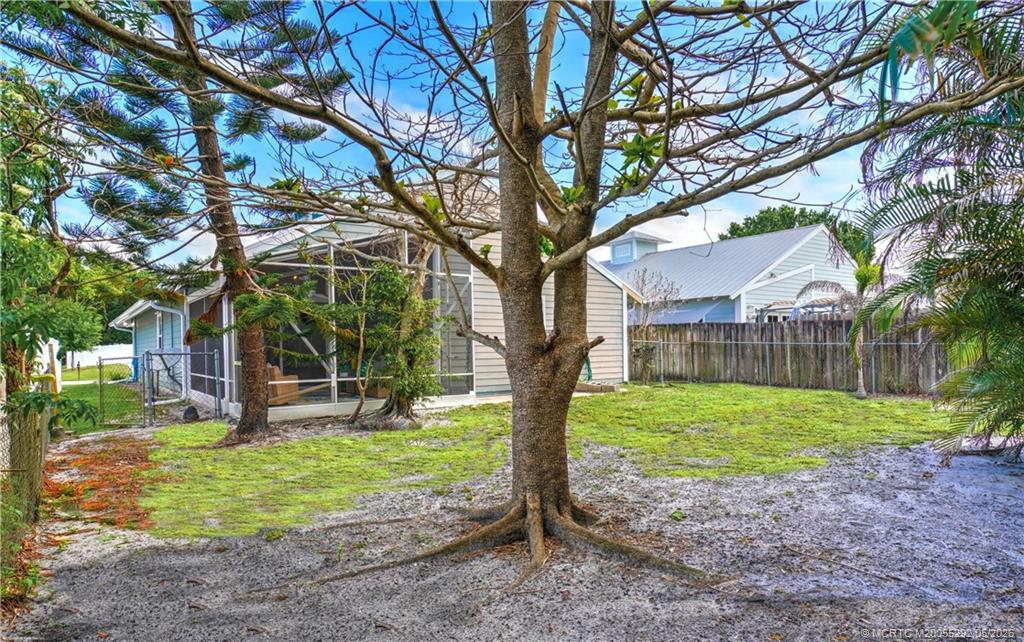 896 SW 34th Terrace
