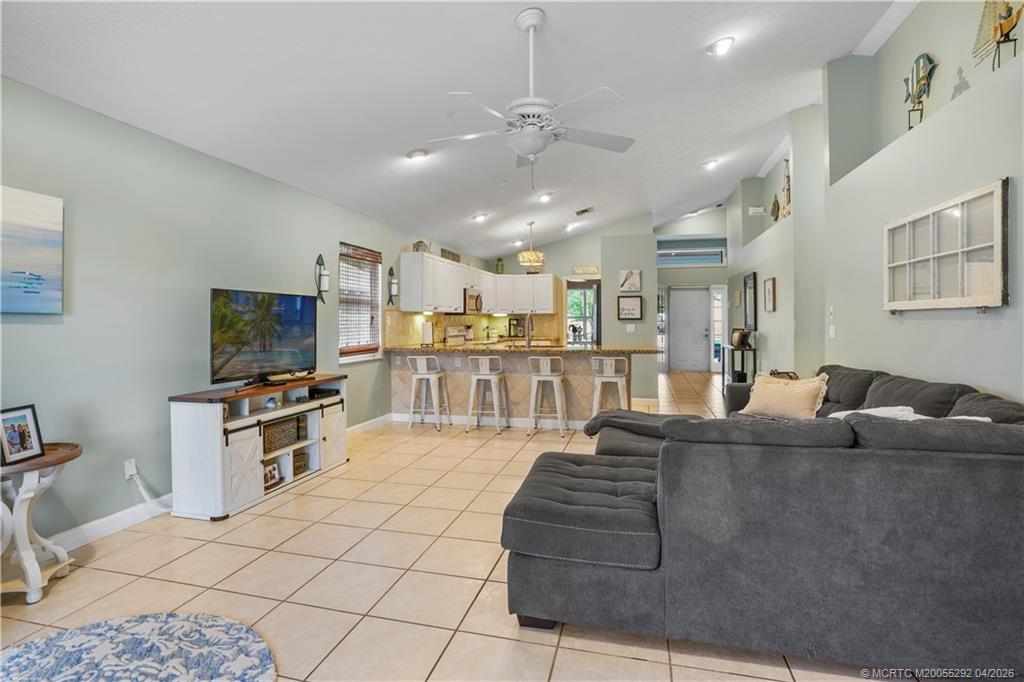 896 SW 34th Terrace