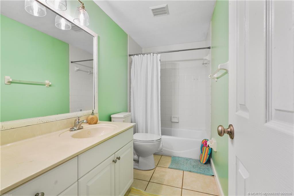 896 SW 34th Terrace