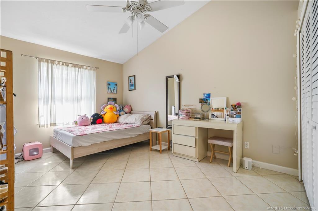 896 SW 34th Terrace