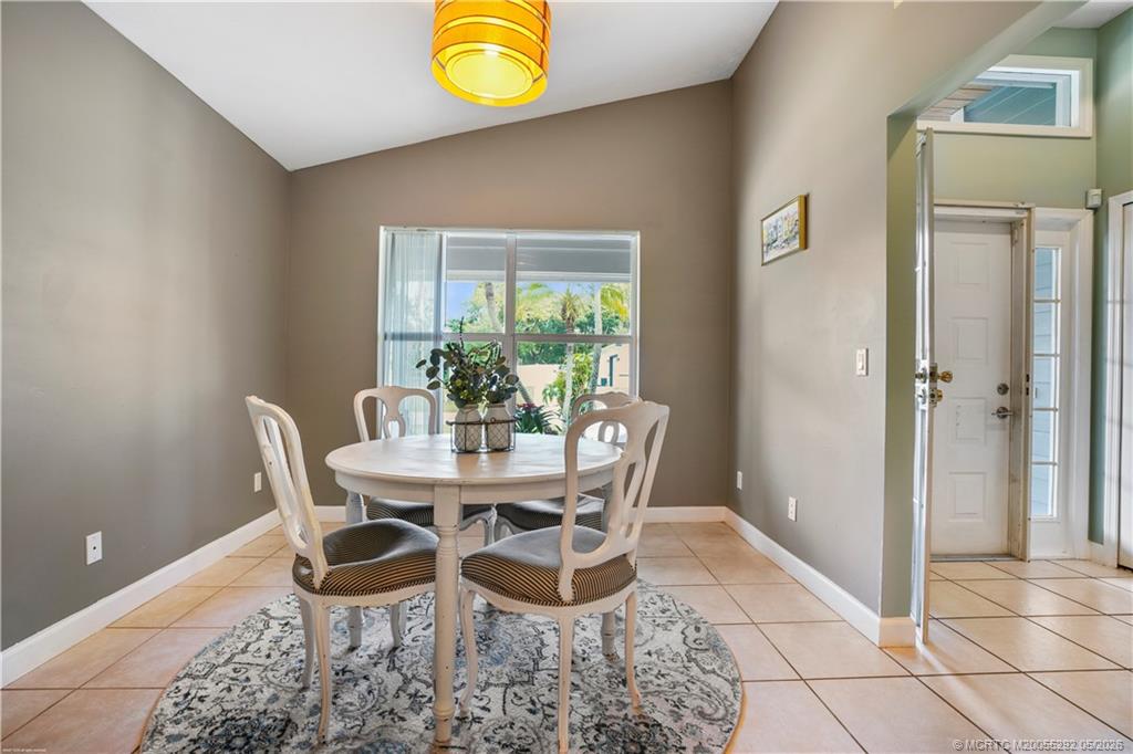 896 SW 34th Terrace