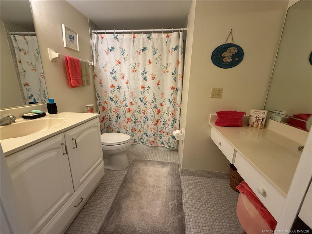 175 SE Saint Lucie Blvd H207