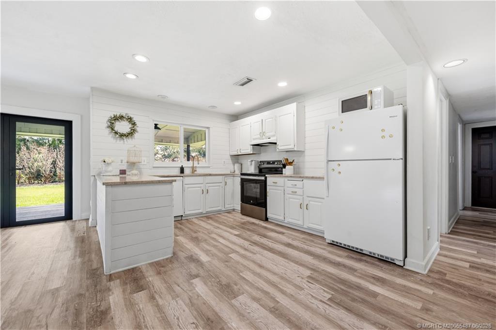 2001 SW Racquet Club Drive