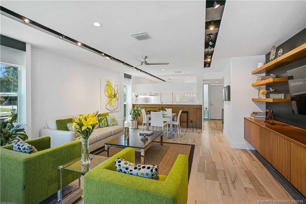 1456 NE Ocean Blvd 9-104