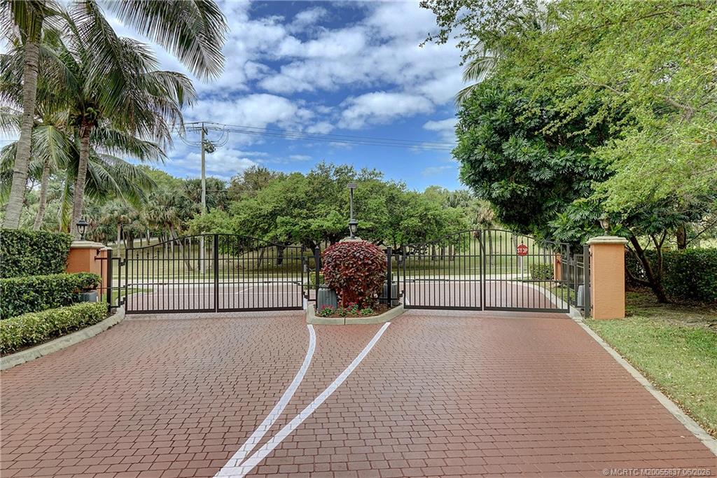 1532 NE Outrigger Landings Drive