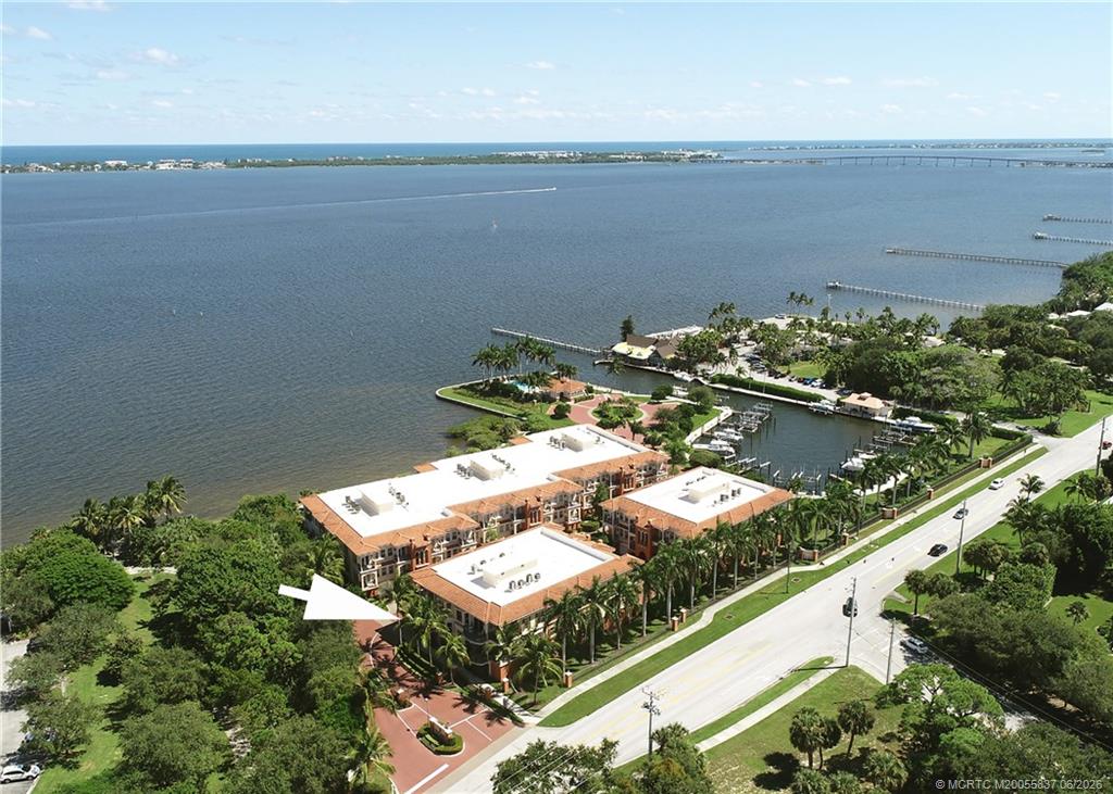 1532 NE Outrigger Landings Drive