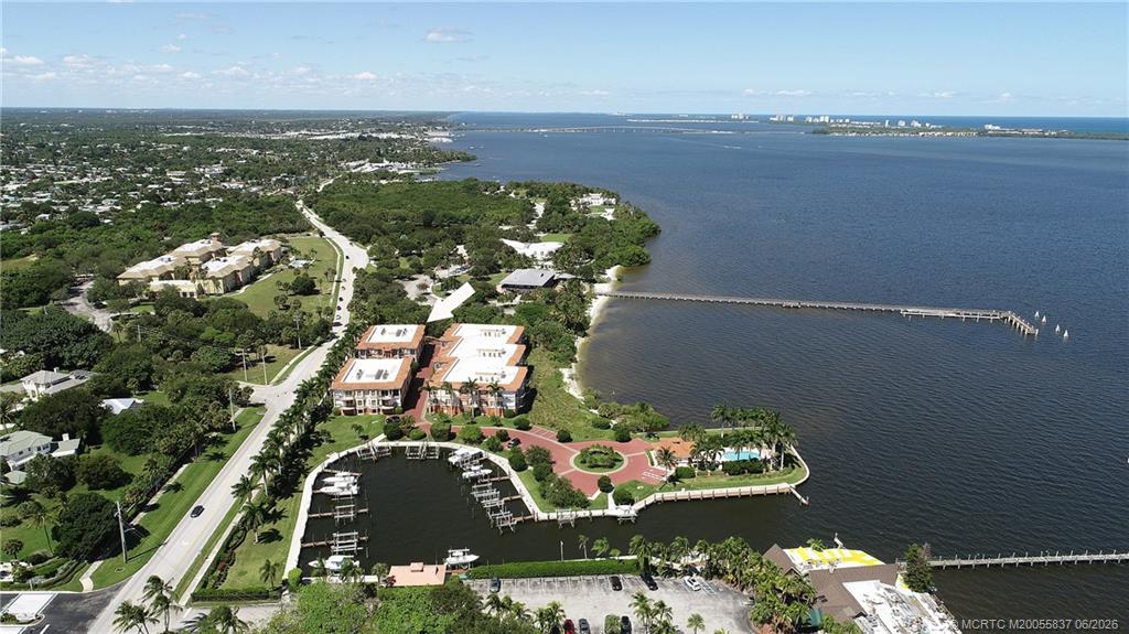 1532 NE Outrigger Landings Drive