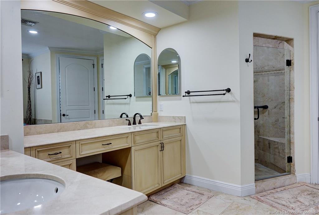 1532 NE Outrigger Landings Drive