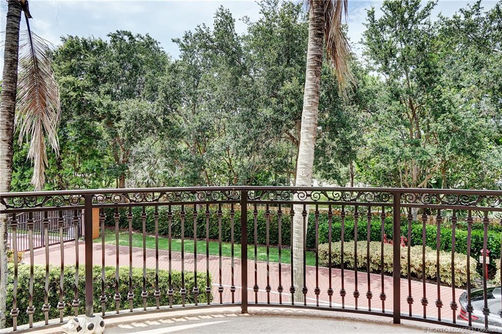 1532 NE Outrigger Landings Drive