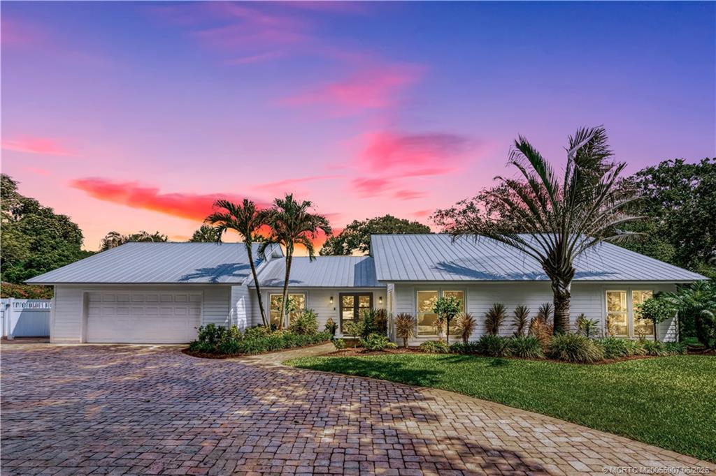 10 Ridgeland Drive