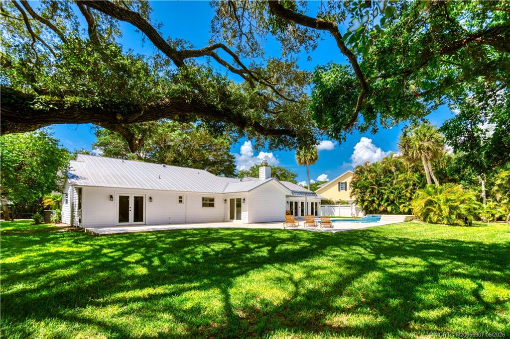 10 Ridgeland Drive