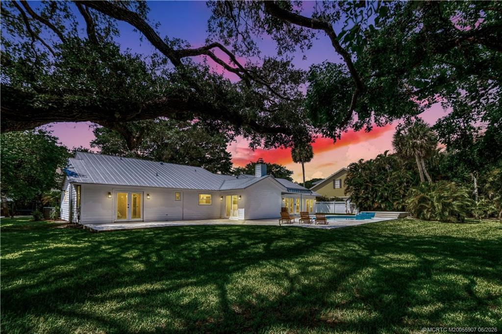 10 Ridgeland Drive